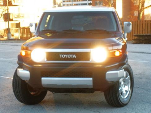 Used 2007 Toyota FJ Cruiser Base 4dr SUV 4WD (4L V6 6M) image 9
