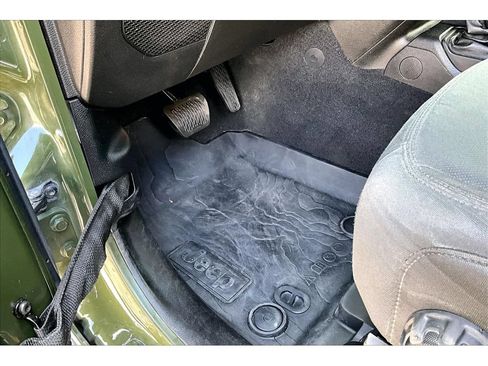 Used 2021 Jeep Wrangler Sport AWD/4WD image 30