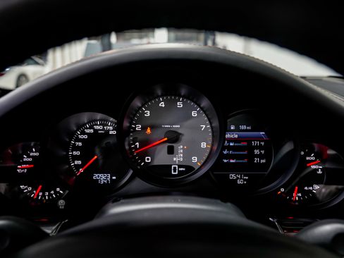 Used 2016 Porsche 911 Carrera 4S image 11