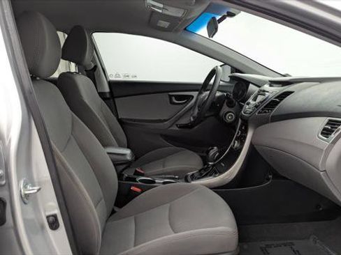 Used 2015 Hyundai Elantra SE FWD image 21