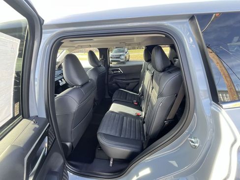 New 2026 Mitsubishi Outlander SE AWD/4WD image 23