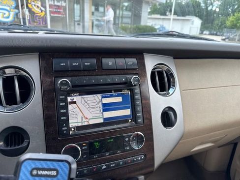 Used 2014 Ford Expedition EL XLT w/ Equipment Group 202A RWD image 32