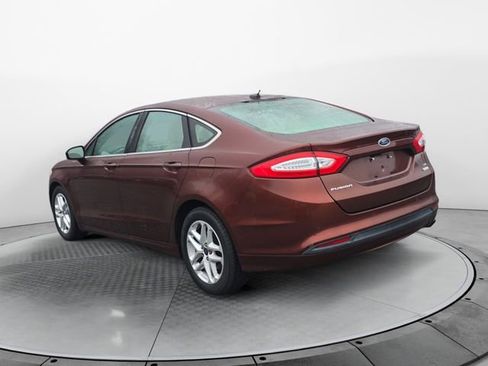 Used 2016 Ford Fusion SE w/ Equipment Group 202A image 3