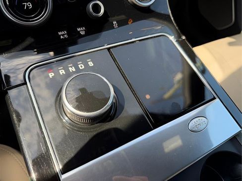 Used 2018 Land Rover Range Rover Velar R-Dynamic SE image 46