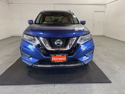 Used 2020 Nissan Rogue SV AWD/4WD image 2