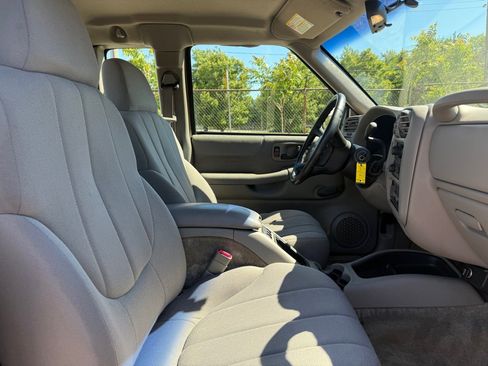 Used 2003 GMC Sonoma SLS AWD/4WD image 9