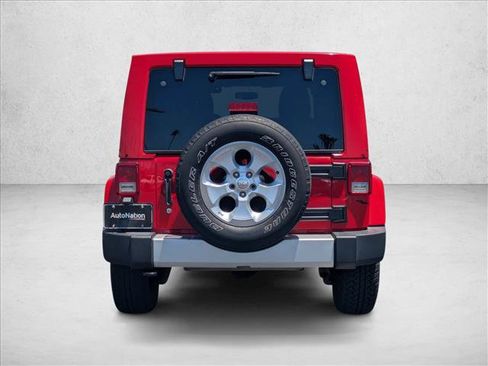 Used 2014 Jeep Wrangler Unlimited Sahara w/ Connectivity Group AWD/4WD image 7