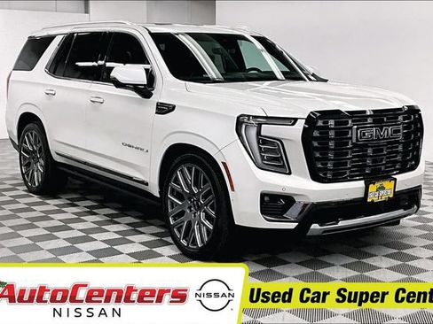Used 2025 GMC Yukon Denali Ultimate AWD/4WD image 1