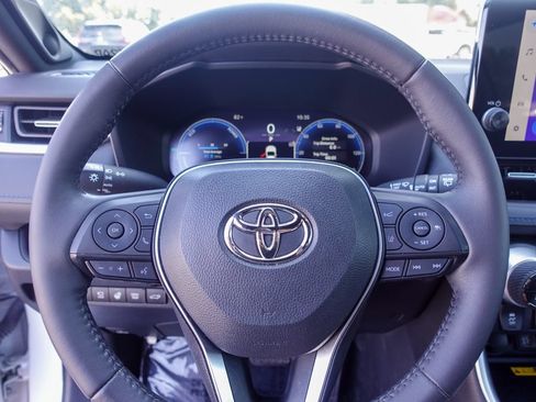 Used 2023 Toyota RAV4 XSE AWD/4WD image 12