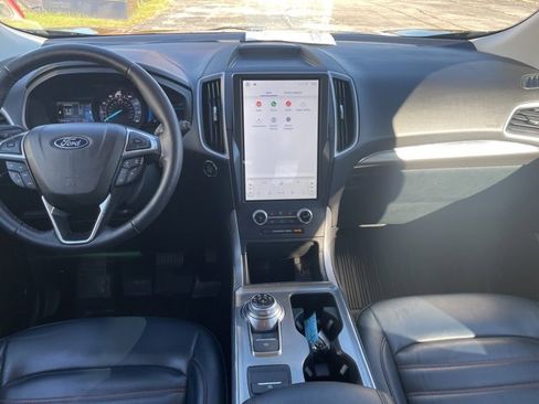 Used 2022 Ford Edge SEL w/ Sport Appearance Package image 3