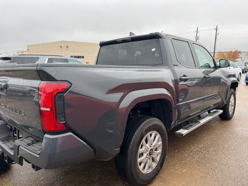 Used 2025 Toyota Tacoma SR5 image 6