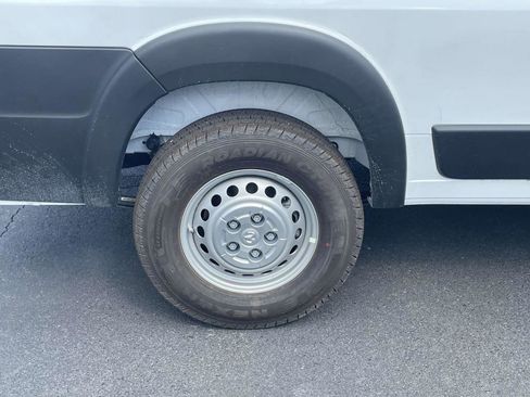 New 2025 RAM ProMaster 2500 w/ Convenience Group image 32