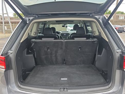 Used 2022 Volkswagen Atlas SEL R-Line AWD/4WD image 12