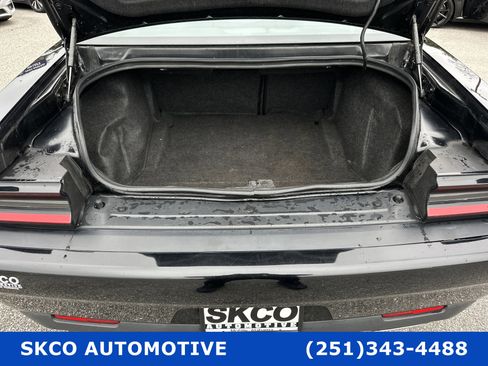 Used 2019 Dodge Challenger SXT image 21