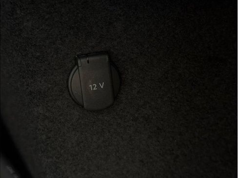 Used 2023 Porsche Taycan image 30