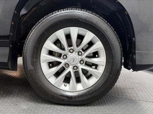 Used 2016 Lexus GX 460 image 32