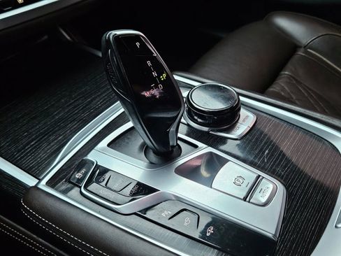 Used 2016 BMW 750i xDrive image 12