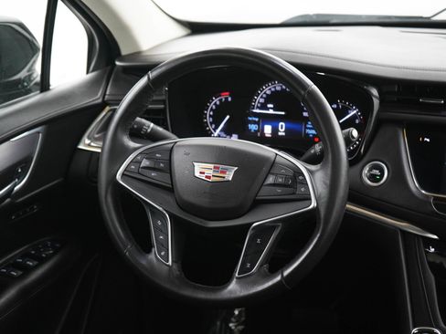 Used 2017 Cadillac XT5 Luxury w/ Driver Awareness Package FWD image 14