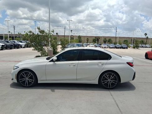 Used 2023 BMW 330i Sedan w/ M Sport Package RWD image 3