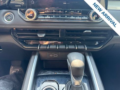 Used 2023 Chevrolet Colorado LT w/ LT Convenience Package II AWD/4WD image 25