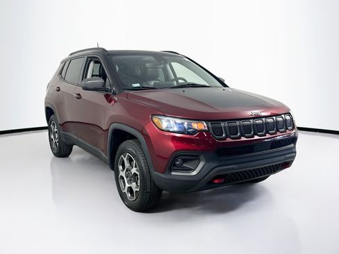 Used 2022 Jeep Compass Trailhawk w/ Sun and Sound Group AWD/4WD image 3