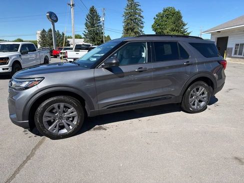 Used 2026 Ford Explorer Active w/ Active Comfort Package AWD/4WD image 3