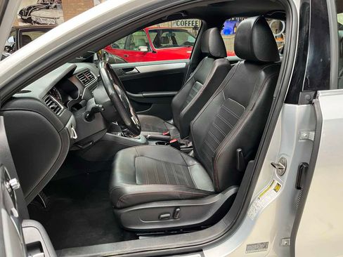 Used 2013 Volkswagen Jetta GLI Autobahn FWD image 24