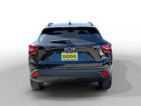 New 2026 Chevrolet Trax LT w/ Driver Confidence Package FWD image 4