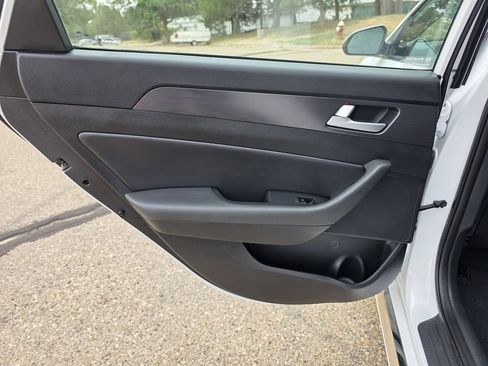 Used 2016 Hyundai Sonata Sport w/ Option Group 03 FWD image 13
