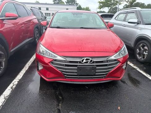 Used 2020 Hyundai Elantra SEL w/ Winter Weather Package FWD image 2