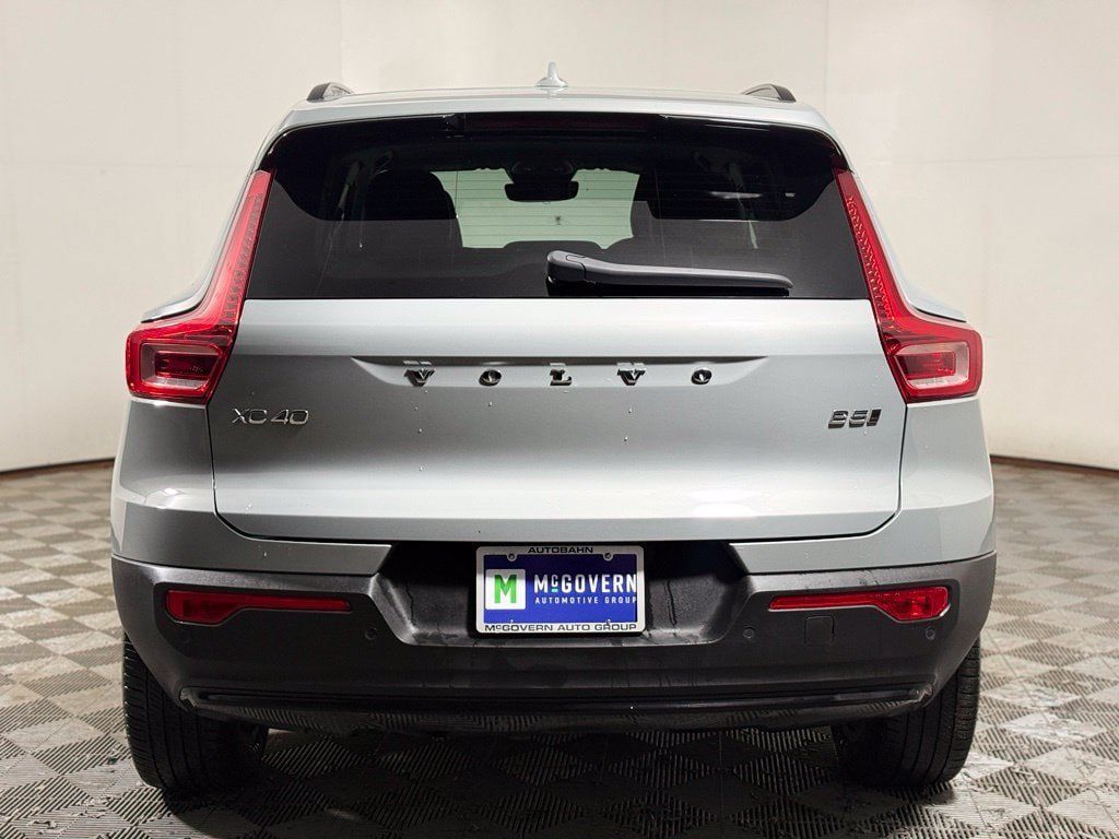 Used 2024 Volvo XC40 B5 Plus w/ Protection Package Premier AWD/4WD image 5