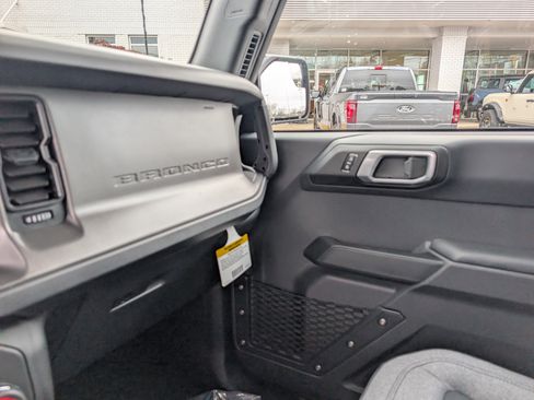 New 2025 Ford Bronco 4-Door AWD/4WD image 29