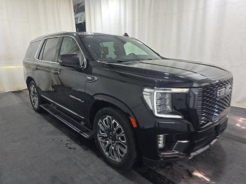 Used 2023 GMC Yukon Denali Ultimate AWD/4WD image 3