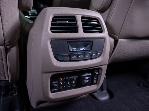 Used 2018 Honda Pilot Touring image 18