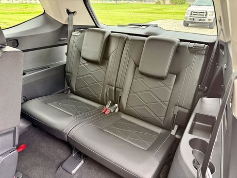 Used 2025 Volkswagen Atlas SE AWD/4WD image 13