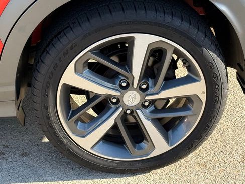 Used 2019 Hyundai Kona Limited image 11