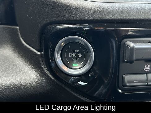 Used 2025 GMC Sierra 1500 Elevation image 26