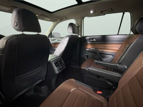 Used 2022 Volkswagen Atlas SEL Premium image 29