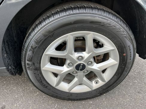 Used 2025 Kia Soul LX w/ LX Technology Package image 28