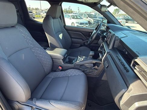 Used 2025 Toyota Tacoma SR image 29