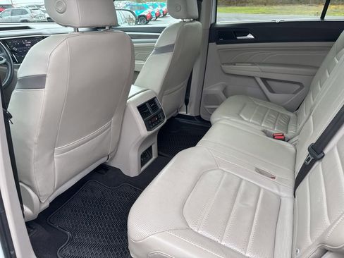 Used 2021 Volkswagen Atlas SEL Premium image 18