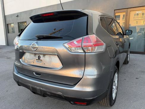 Used 2016 Nissan Rogue S FWD image 2