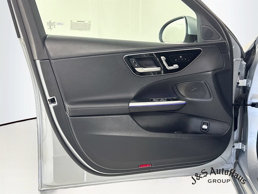 Used 2022 Mercedes-Benz C 300 Sedan w/ Exclusive Trim Package image 22