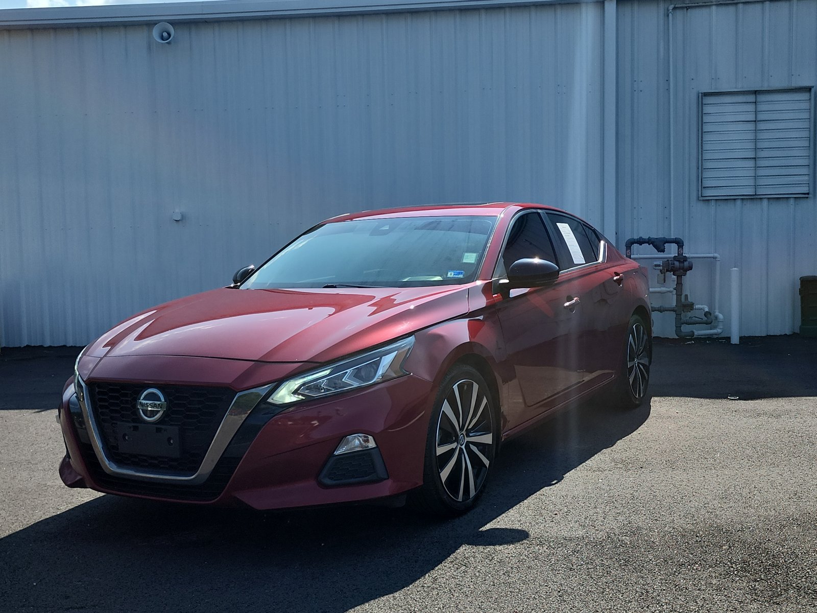 Used 2021 Nissan Altima 2.5 SR w/ SR Premium Package FWD image 1