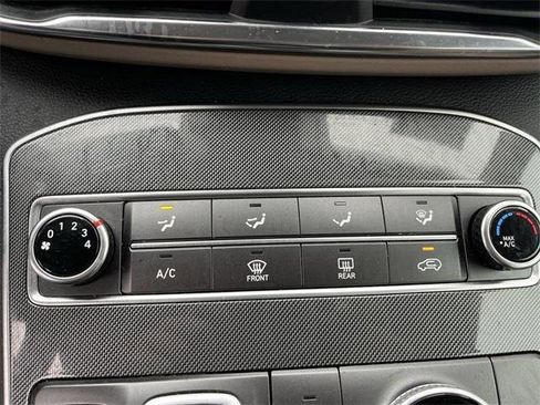 Certified 2022 Hyundai Santa Fe SEL image 18