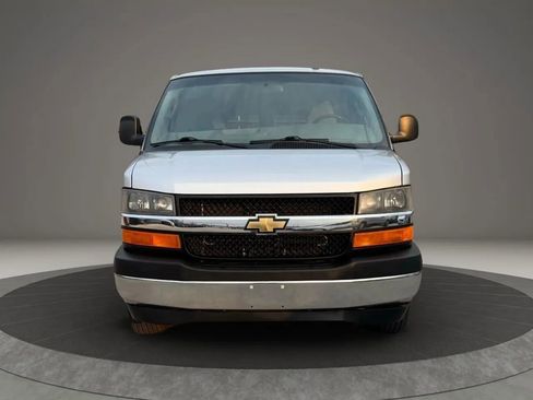 Used 2017 Chevrolet Express 3500 LT w/ LT Preferred Equipment Group image 14