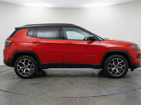 Used 2025 Jeep Compass Limited AWD/4WD image 11