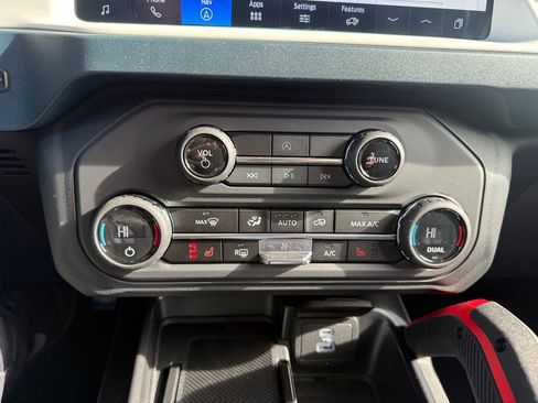 New 2025 Ford Bronco Heritage Edition image 29