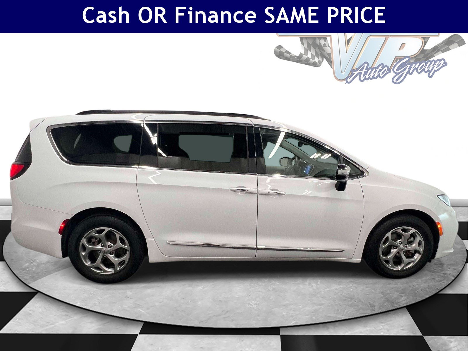 Certified 2023 Chrysler Pacifica Limited FWD image 5
