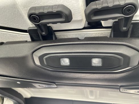 Used 2025 Jeep Gladiator Willys image 35